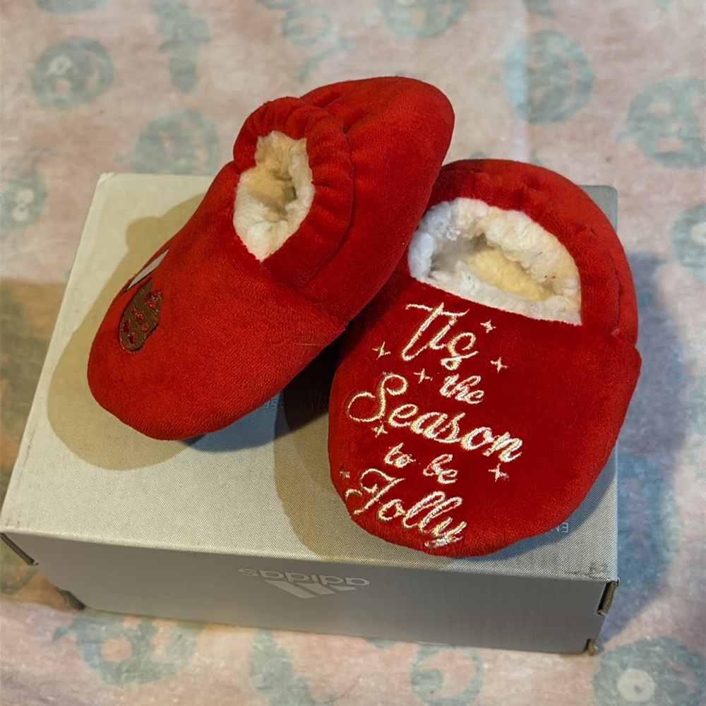 Slippers - Picture 2 of 6
